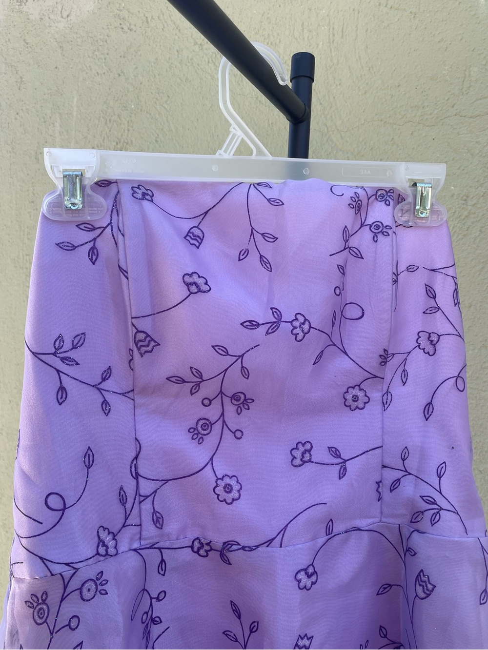 Formal Lilac Floral Girls Dress in Large. Has a cover up too.